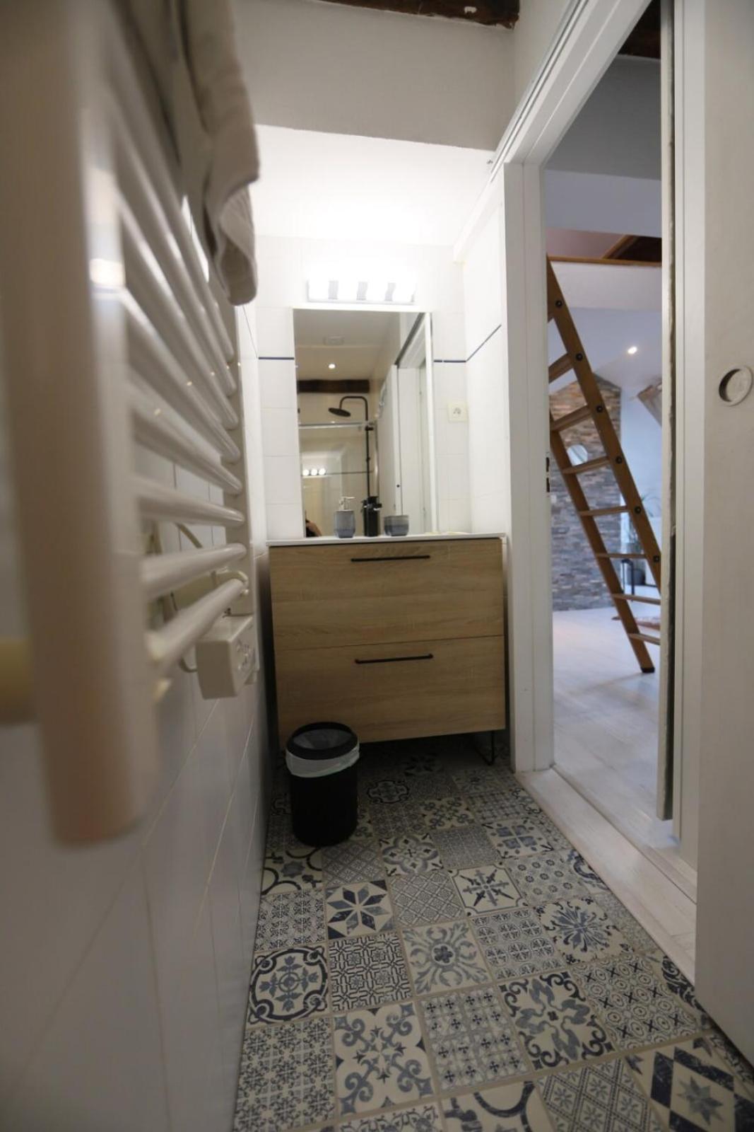 A Little Nest At The Top Floor 안시 외부 사진