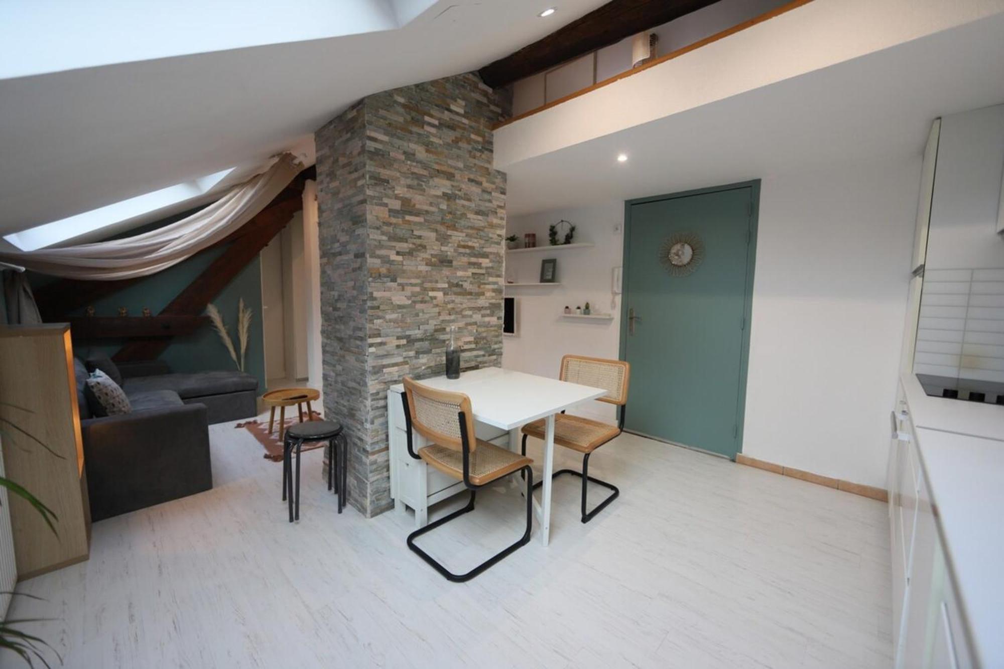 A Little Nest At The Top Floor 안시 외부 사진